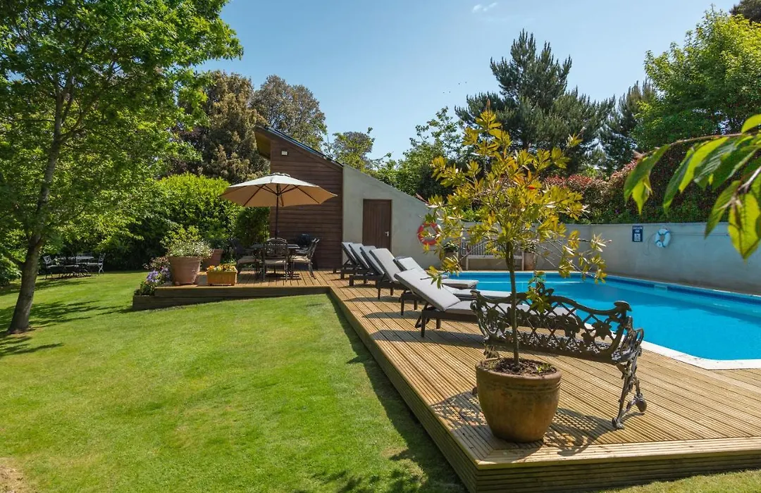 Luccombe Villa Holiday Apartments-1